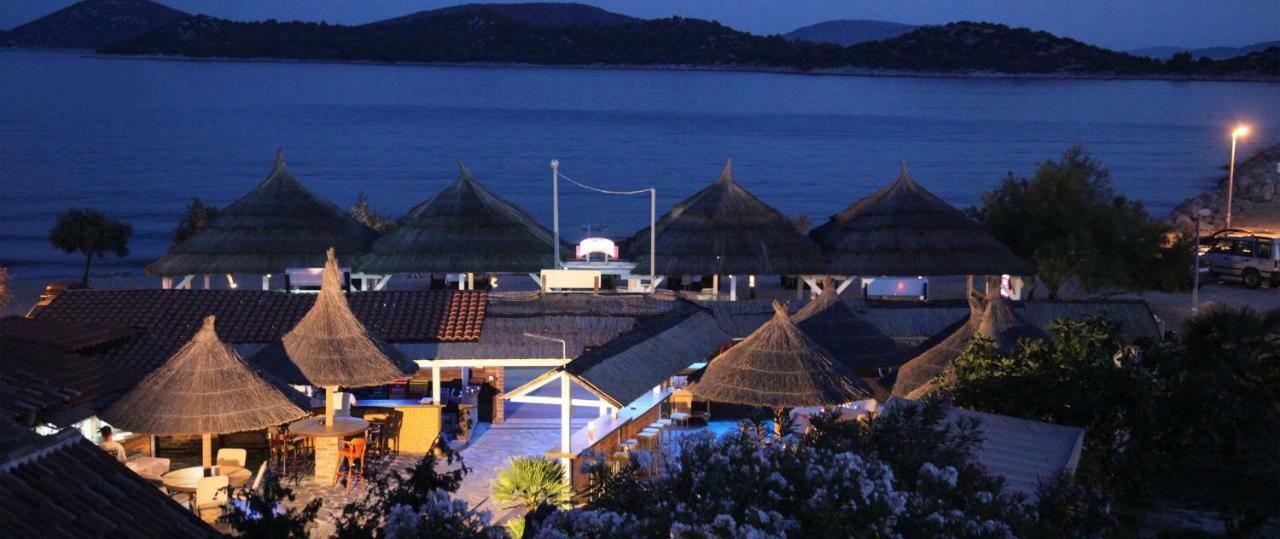 The Movie Resort Aparthotel Tribalj Eksteriør bilde